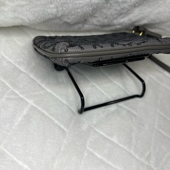 COACH POPPY SIGNATURE C SEQUIN SILVER/BURGUNDY WRISTLET NWOT - Picture 6 of 9